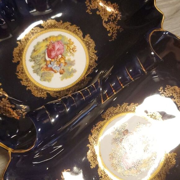 Vintage XL European Design Intricate Gold Leaf Porcelain Tray w/Handles - Picture 4 of 8